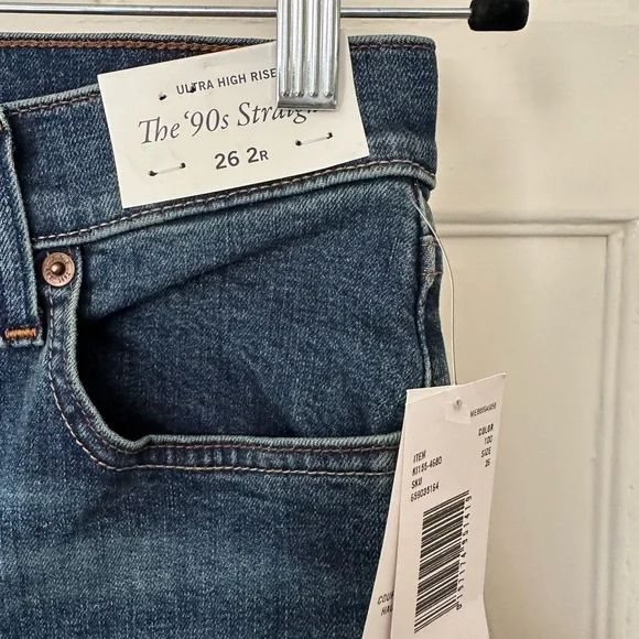 Abercrombie 90s Ultra High Rise straight Blue Jeans 2R NWT - Picture 3 of 4